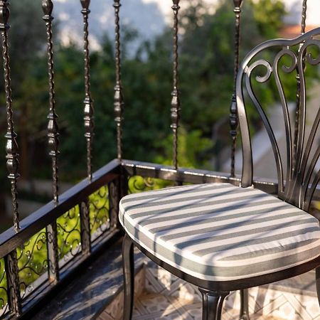 Motif Hotel Cesme Bagian luar foto
