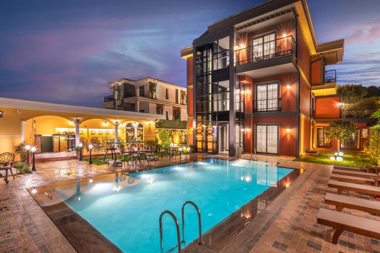 Motif Hotel Cesme Bagian luar foto