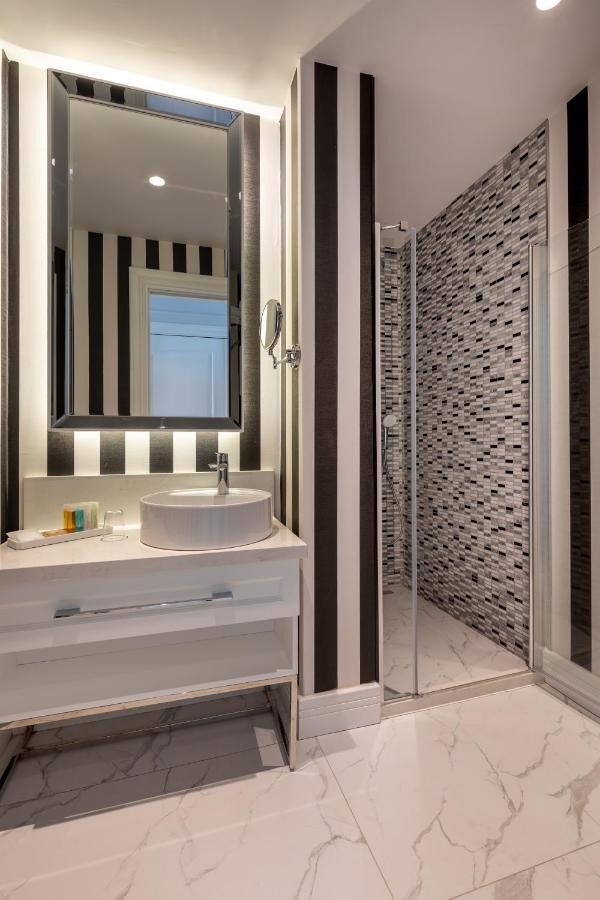 Motif Hotel Cesme Bagian luar foto