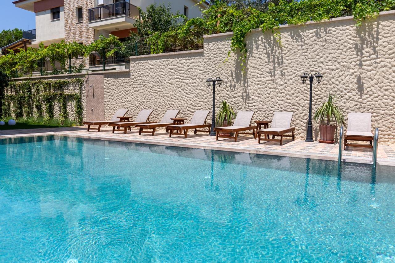 Motif Hotel Cesme Bagian luar foto