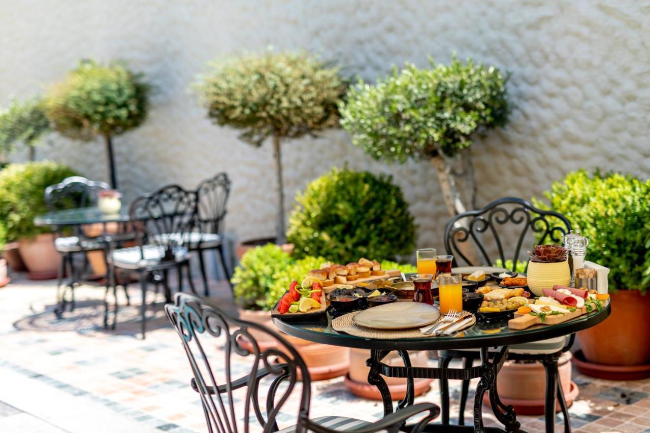 Motif Hotel Cesme Bagian luar foto