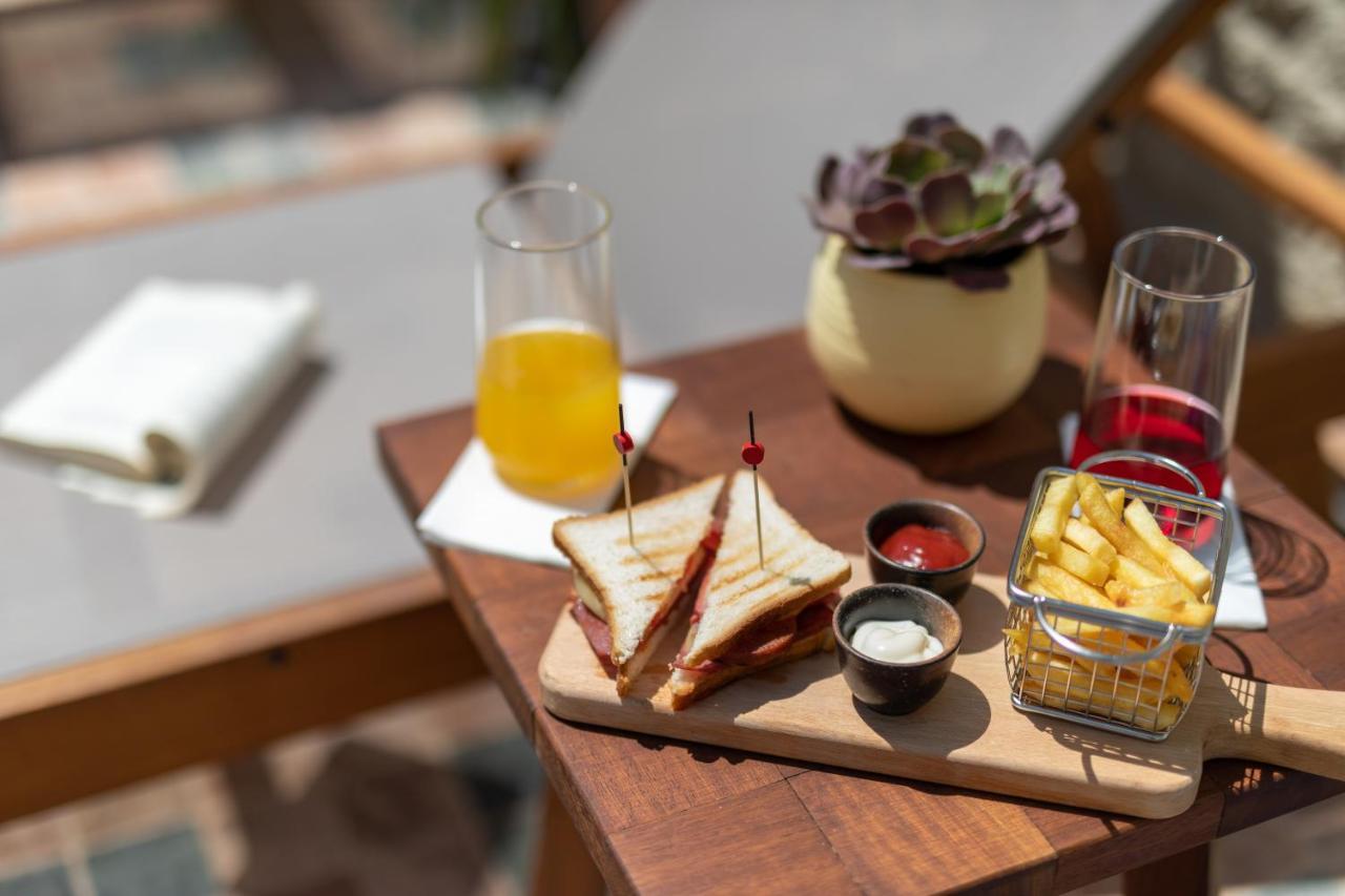 Motif Hotel Cesme Bagian luar foto