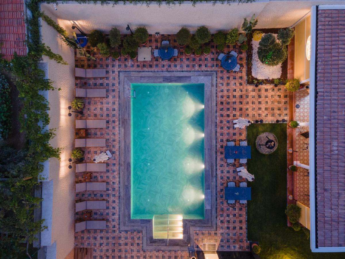 Motif Hotel Cesme Bagian luar foto